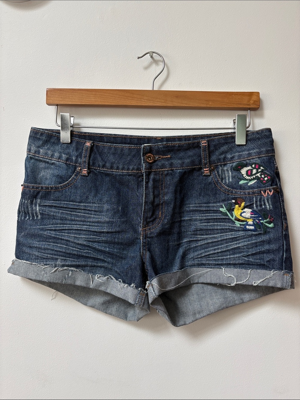 I LOVE H. EIGHTY ONE Dark Wash Embroidered Distressed Denim Shorts,Size 28